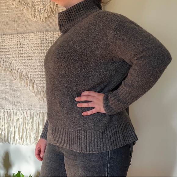 Oversized Turtleneck Sweater - Picture 3 of 10